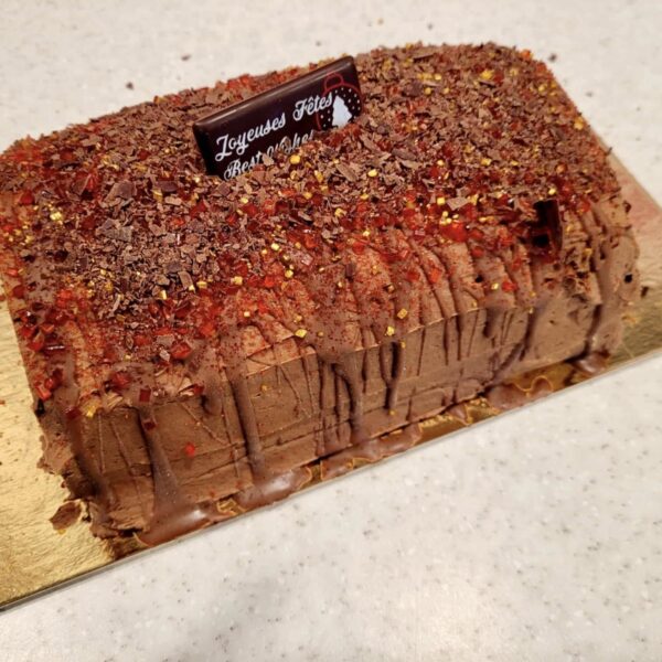 Bûche de Noël Boréalait à la crème glacée décadente au chocolat
